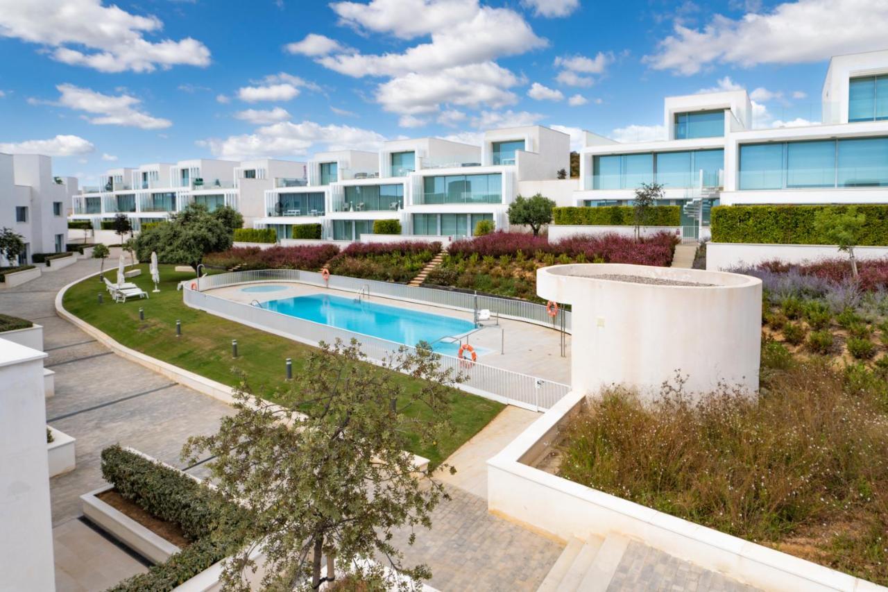 La Perla: Seaside Retreat With Golf Access Sotogrande